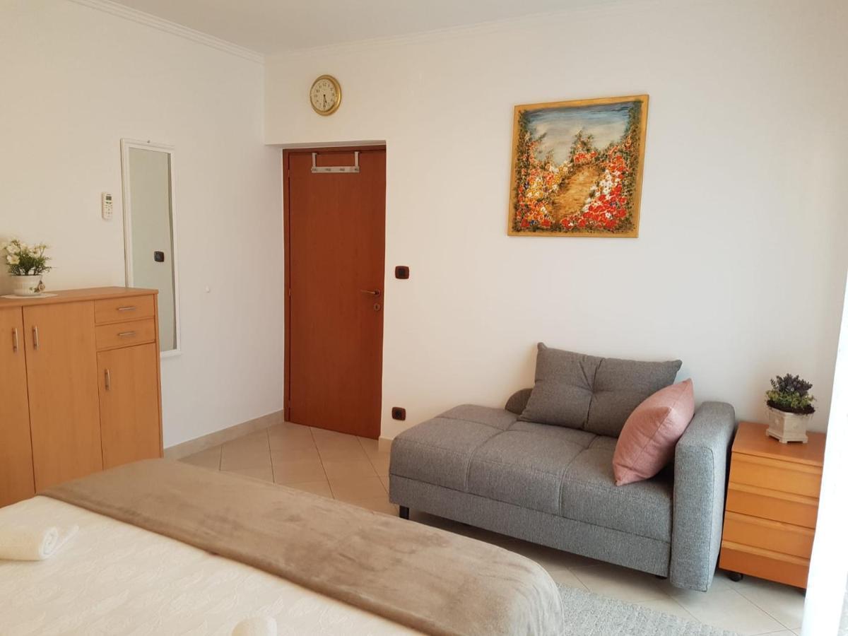 Apartment Mit Balkon Poreč Exteriör bild
