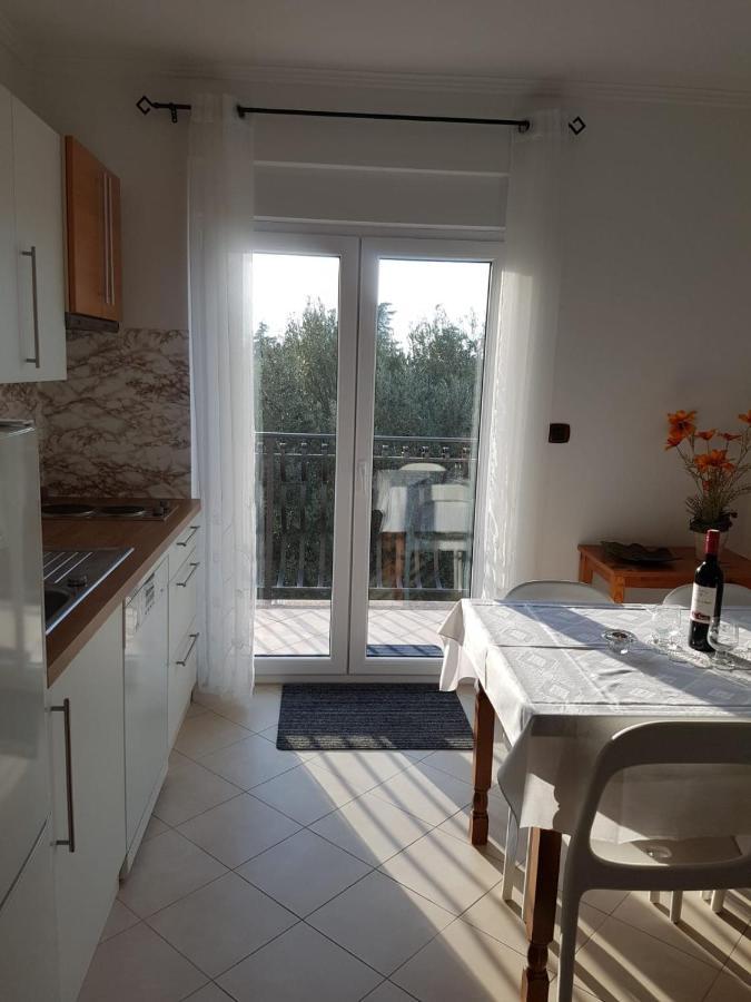 Apartment Mit Balkon Poreč Exteriör bild
